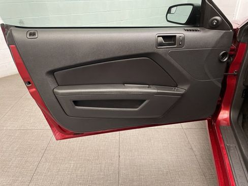 Used 2014 Ford Mustang Coupe RWD image 15