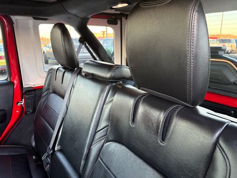 Used 2023 Jeep Wrangler Sahara image 36