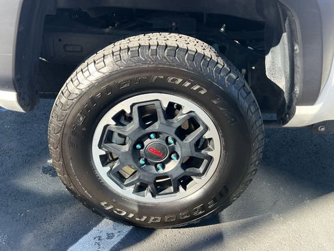 Used 2024 Toyota Tacoma TRD Off-Road image 15