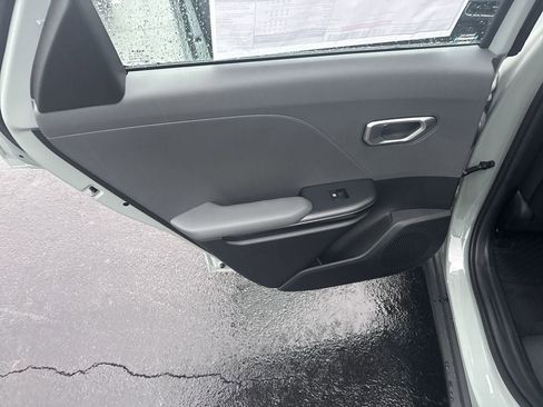 New 2025 Kia K4 LXS image 23