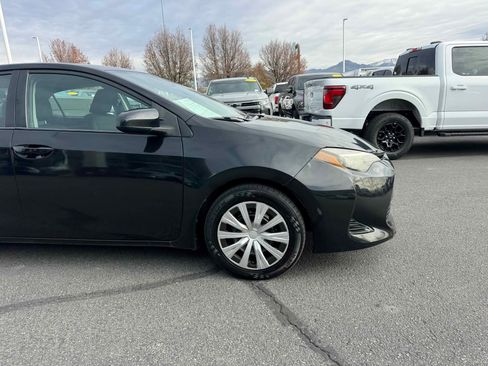 Used 2018 Toyota Corolla LE image 10