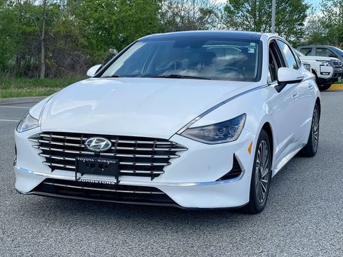 Used 2023 Hyundai Sonata Limited w/ Cargo Package FWD image 13