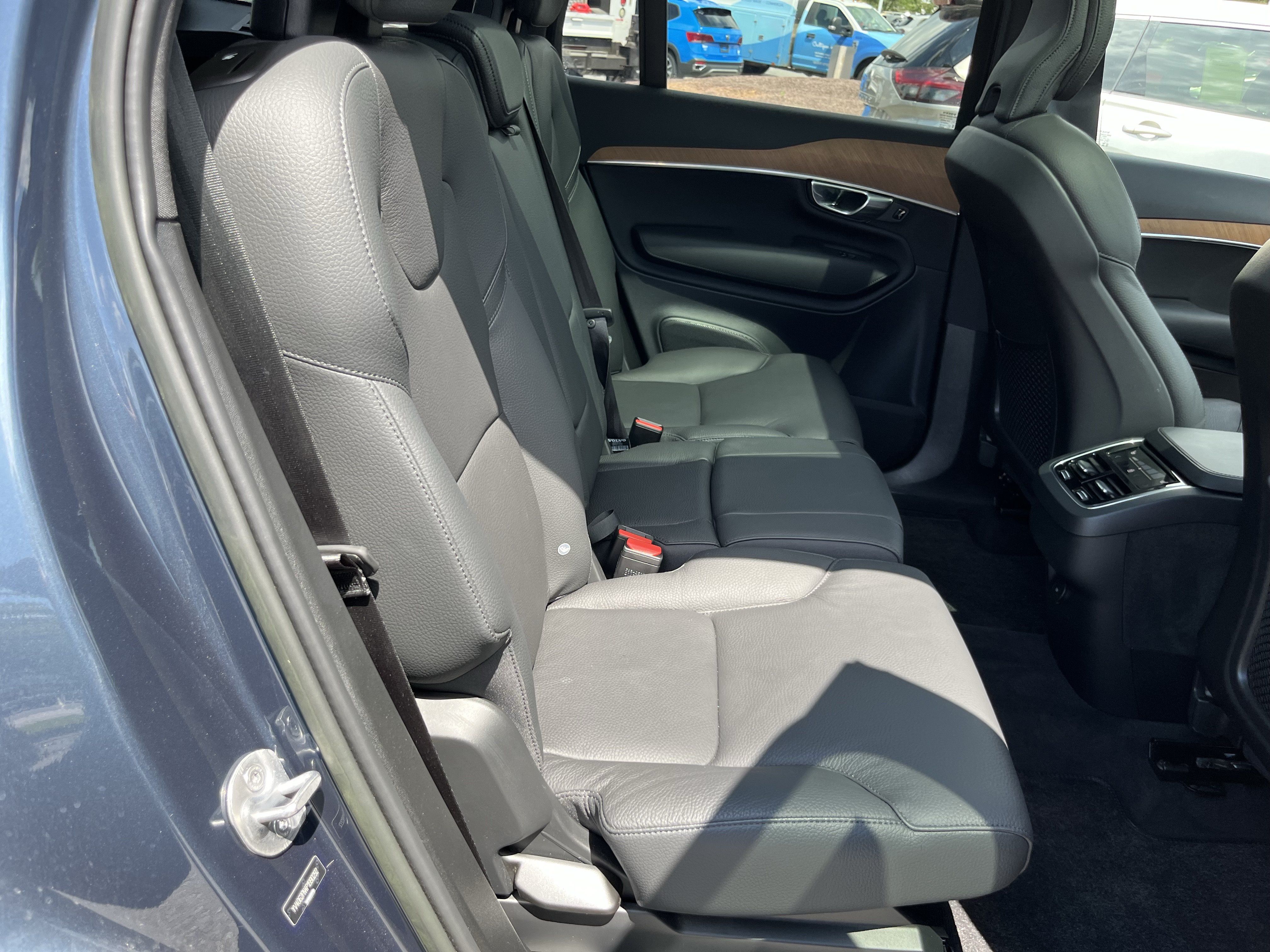 Used 2023 Volvo XC90 B6 Plus AWD/4WD image 4
