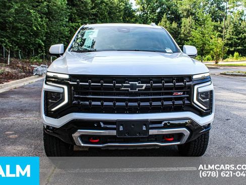 Used 2025 Chevrolet Suburban Z71 AWD/4WD image 10