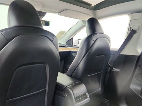 Used 2023 Tesla Model Y Performance image 30