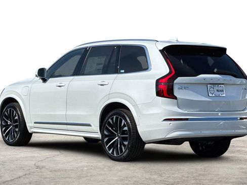 Used 2026 Volvo XC90 T8 Plus w/ Protection Package Premier image 6