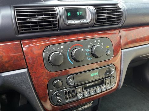 Used 2002 Chrysler Sebring Limited image 27