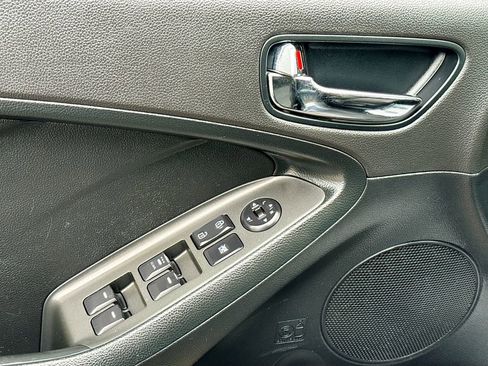 Used 2016 Kia Forte LX image 19