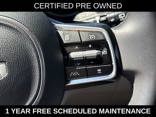 Used 2024 Kia Carnival EX FWD image 23