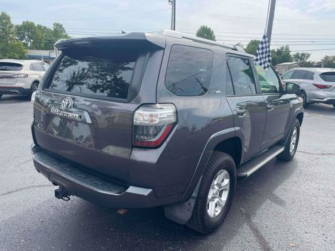 Used 2015 Toyota 4Runner SR5 w/ Four Season Floor Mat Package AWD/4WD image 8