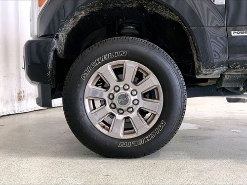 Used 2017 Ford F250 Platinum w/ Platinum Ultimate Package AWD/4WD image 6