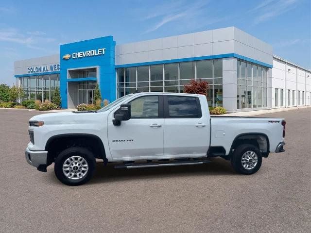 Used 2025 Chevrolet Silverado 2500 LT w/ Convenience Package AWD/4WD image 3