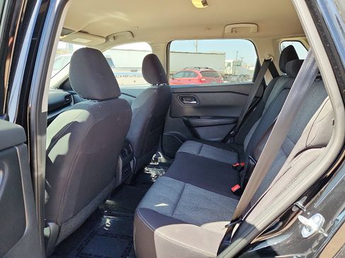Used 2024 Nissan Rogue SV FWD image 9