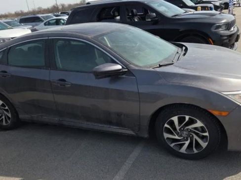 Used 2017 Honda Civic EX image 4