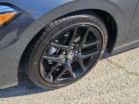 Used 2025 Honda Civic Sport image 10