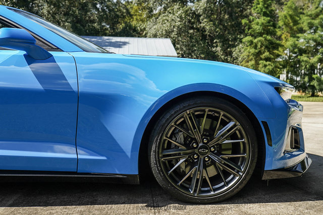 Used 2022 Chevrolet Camaro ZL1 RWD image 10