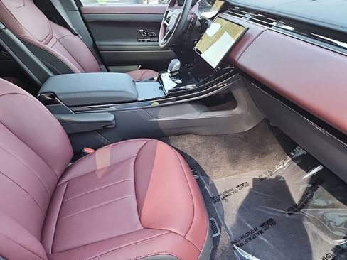 New 2025 Land Rover Range Rover Sport Dynamic SE image 3