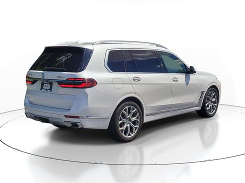 Used 2023 BMW X7 xDrive40i w/ Premium Package AWD/4WD image 7