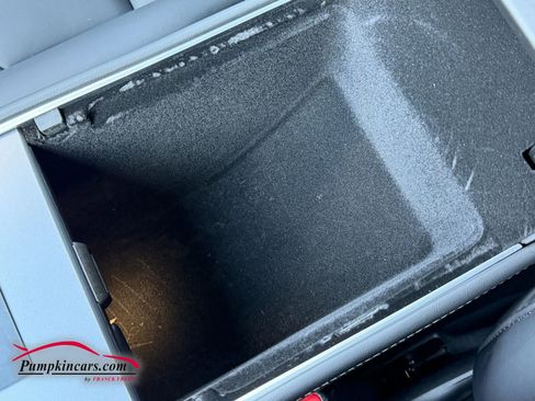 Used 2023 Tesla Model Y Performance image 29