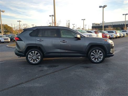 Used 2021 Toyota RAV4 Limited image 7