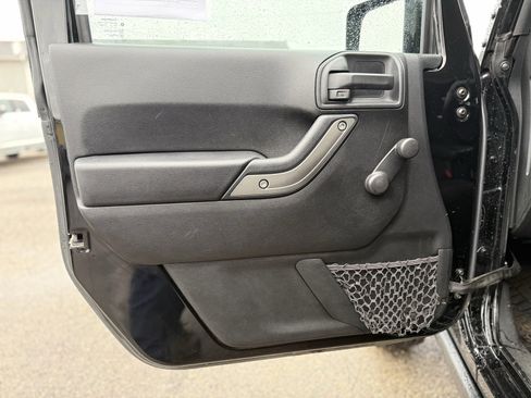 Used 2018 Jeep Wrangler Willys Wheeler image 12