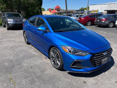 Used 2018 Hyundai Elantra Sport FWD image 2