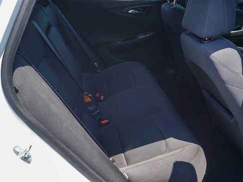 Used 2017 Chevrolet Malibu LT w/ Driver Confidence Package FWD image 13