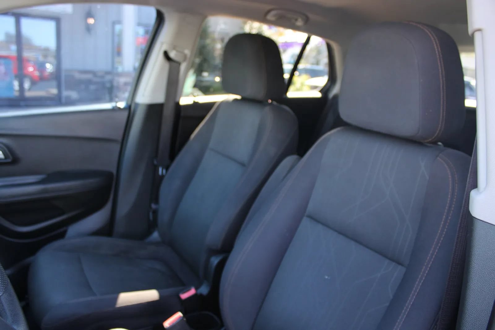 Used 2017 Chevrolet Trax LT FWD image 11