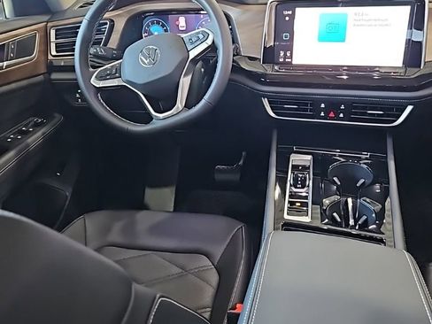 New 2026 Volkswagen Atlas SE image 27