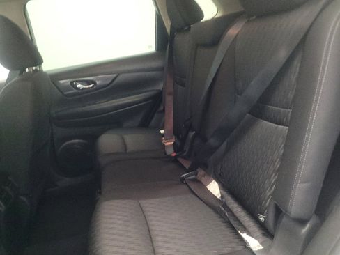 Used 2020 Nissan Rogue SV FWD image 18
