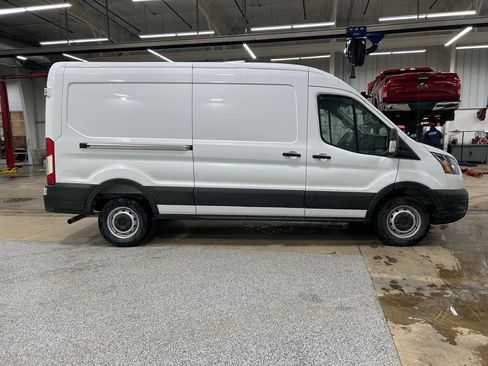 New 2025 Ford Transit 250 148 Medium Roof image 4