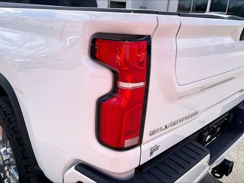 Certified 2024 Chevrolet Silverado 2500 High Country w/ High Country Premium Package AWD/4WD image 29