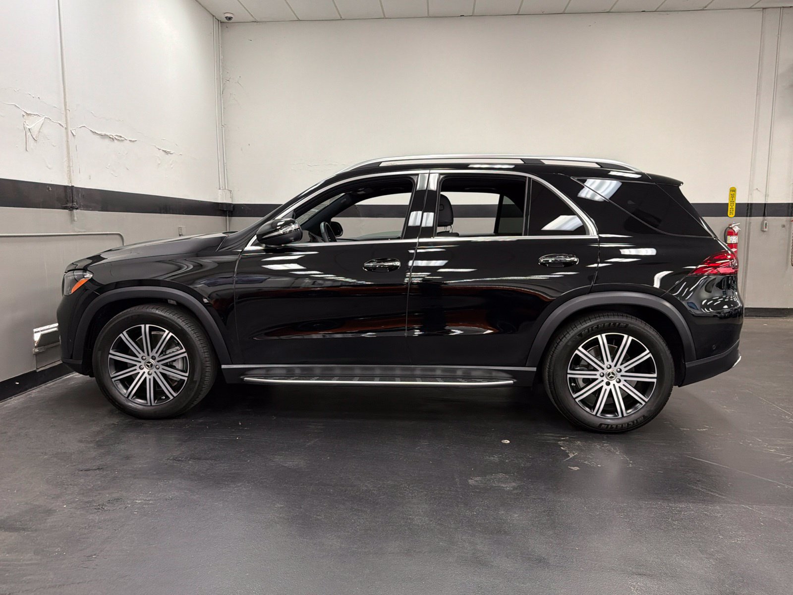 Used 2025 Mercedes-Benz GLE 450 4MATIC image 10