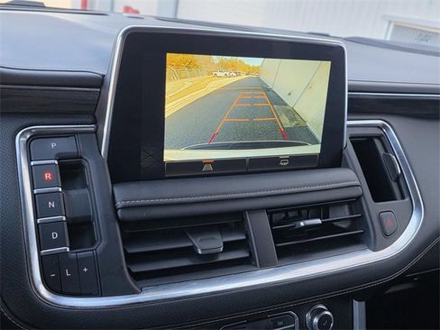 Used 2023 GMC Yukon XL SLT image 16