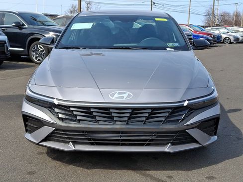 Certified 2025 Hyundai Elantra Sport FWD image 2