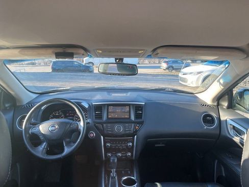 Used 2015 Nissan Pathfinder SL image 5