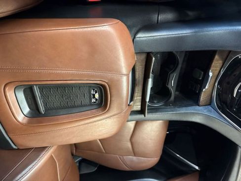 Used 2016 Cadillac Escalade ESV Premium AWD/4WD image 37