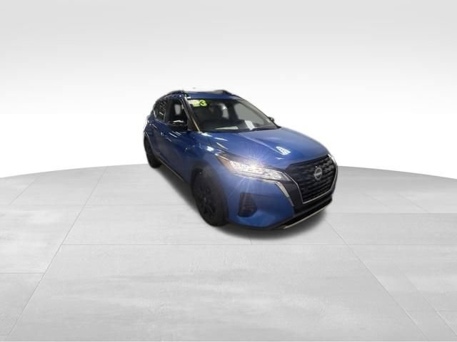 Used 2023 Nissan Kicks SR w/ Interior Electronics Package FWD image 5
