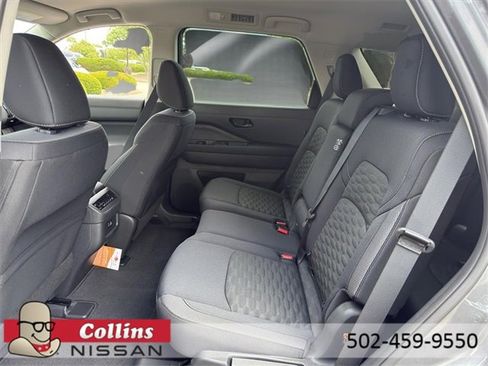 New 2025 Nissan Pathfinder SV w/ Cargo Package image 6