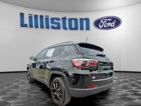 Used 2022 Jeep Compass Altitude w/ Convenience Group image 4