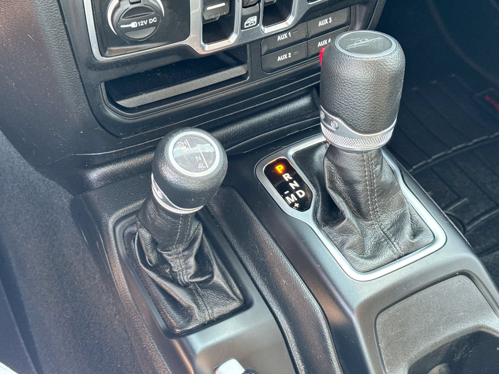 Used 2023 Jeep Gladiator Sport AWD/4WD image 17