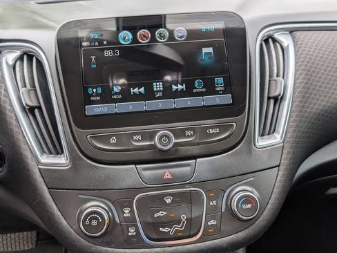 Used 2018 Chevrolet Malibu LT FWD image 8