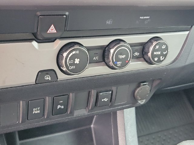 Used 2020 Toyota Tacoma SR5 RWD image 31
