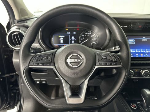 Certified 2023 Nissan Kicks SV image 14