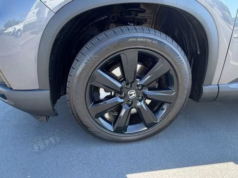 Used 2025 Honda Pilot Black Edition image 10