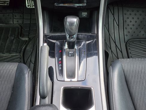 Used 2017 Honda Accord Sport image 16