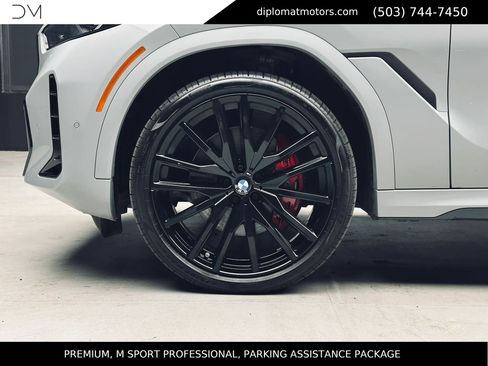 Used 2025 BMW X6 xDrive40i w/ Premium Package AWD/4WD image 43