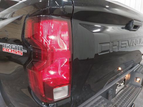Used 2023 Chevrolet Colorado Trail Boss w/ LPO, Dark Essentials Package AWD/4WD image 34