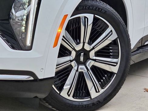 New 2025 Cadillac Escalade IQ Luxury 2 image 8