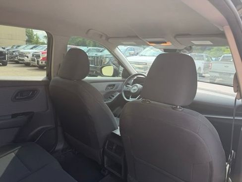 Used 2023 Nissan Rogue FWD image 10